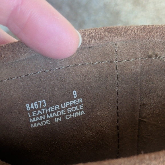 Minnetonka Brown Fringed Moccasin Boots - Picture 3 of 7